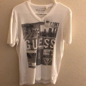 GUESS V-NECK LOS ANGELES SHIRT